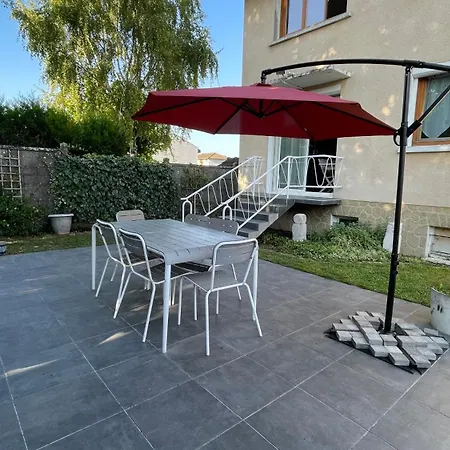 Au Centre Des Lacs Chavanges